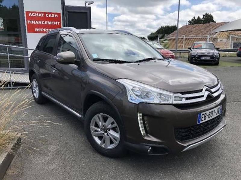 À vendre véhicule d'occasion CITROEN C4 AIRCROSS 1.6 E-HDI115 4X2 FEEL EDITION de couleur noire 5 portes millésime 2016 à BISCARROSSE